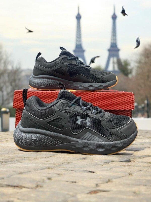 Under Armour UA HOVR Black Gum (2) Under Armour UA HOVR Black Gum