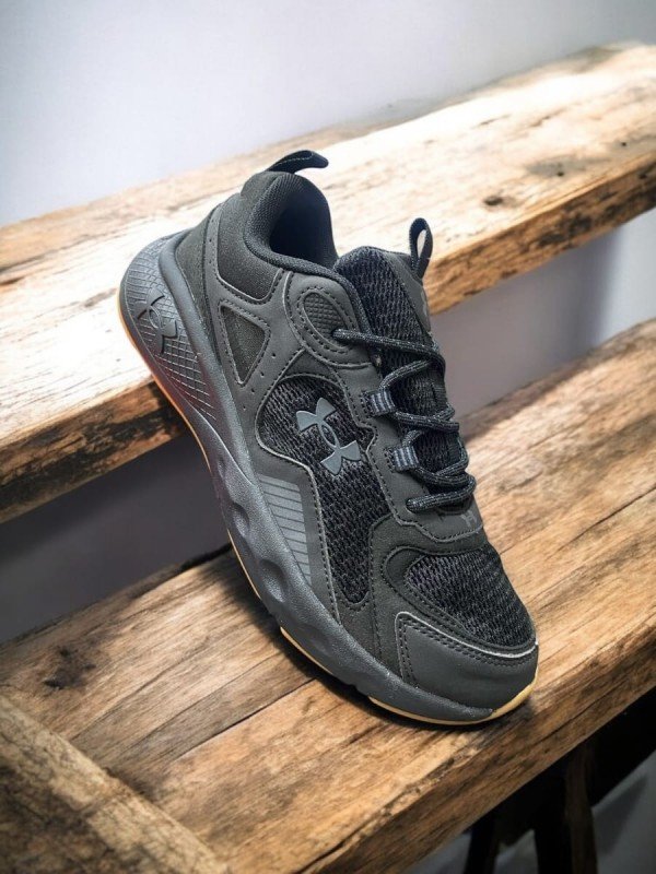 Under Armour UA HOVR Black Gum (3)