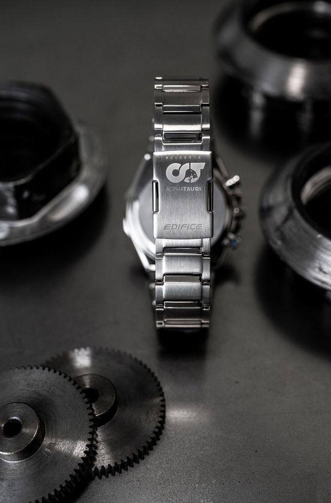 edifice-casio-eqb-1100dc-5.jpg