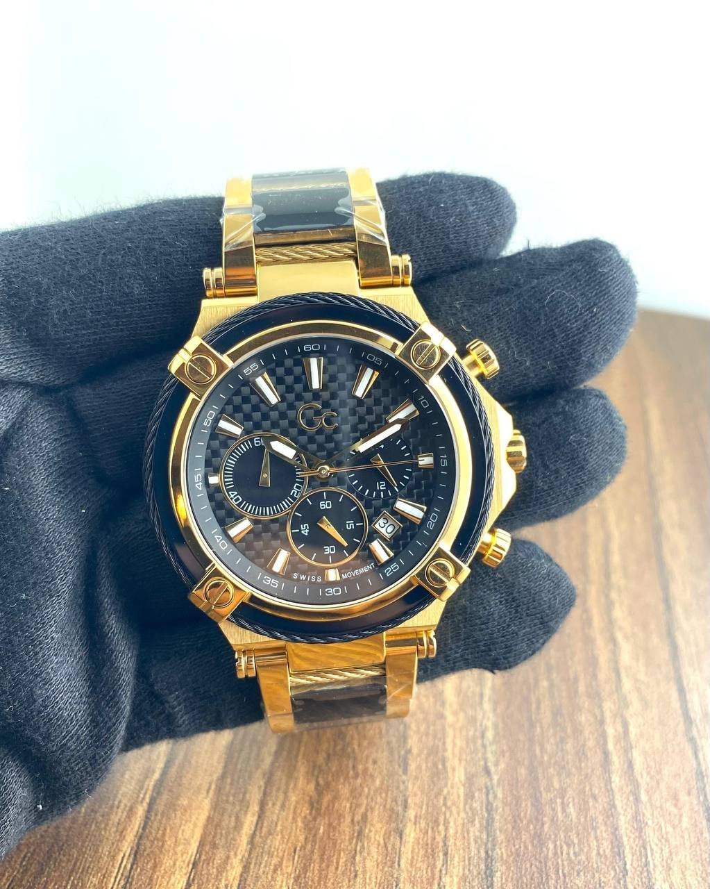 gc-guess-tu-tone-1.jpg