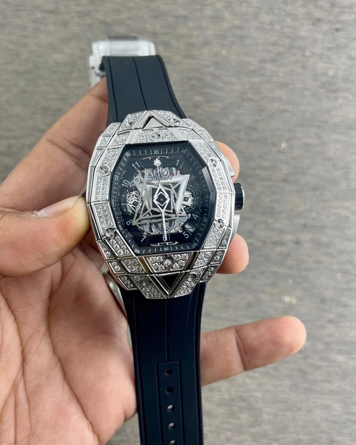 hublot-big-bang-sang-bleu-3-silver-diamond.jpg