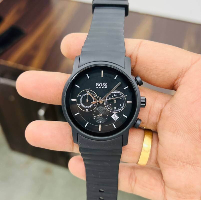 hugo-boss-1512639.jpg