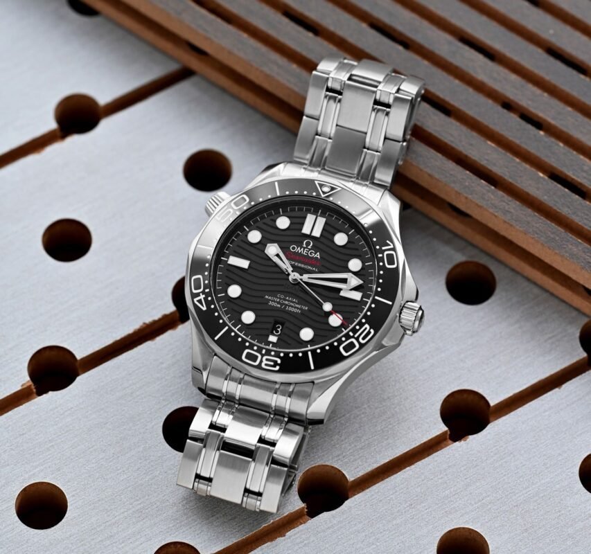 omega-seamaster-diver-300m-3.jpg