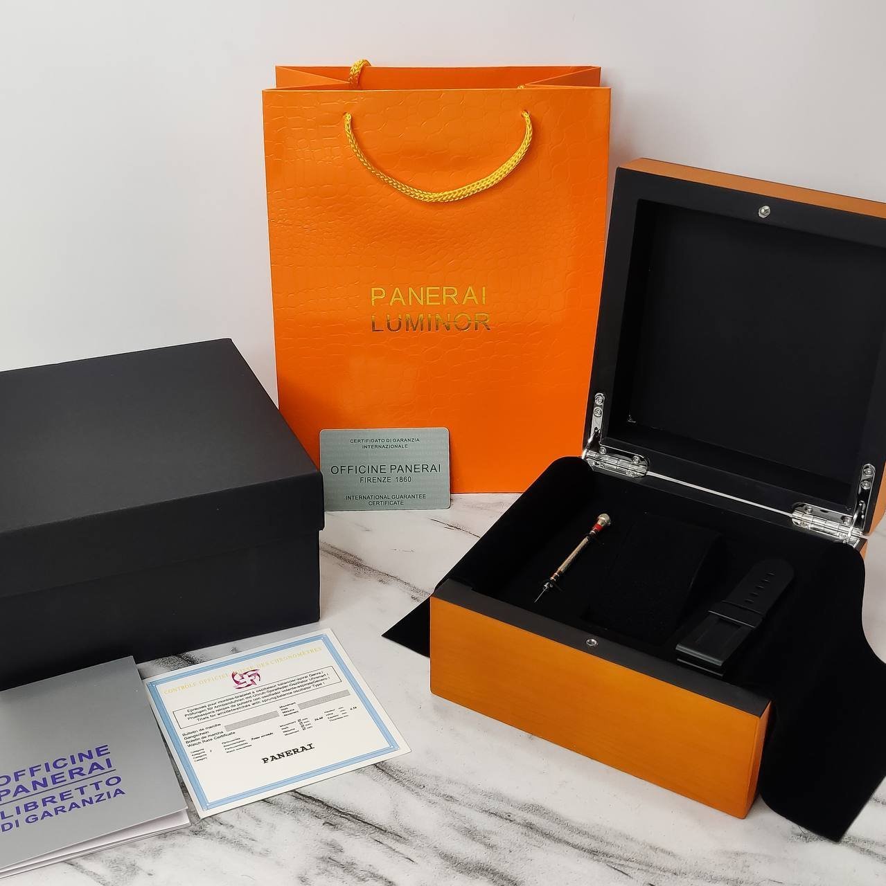 panerai-radiomir-otto-giorni-pam01347-4.jpg