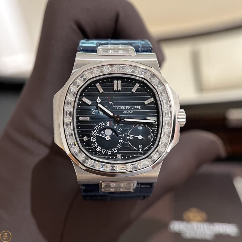 patek-philippe-nautilus-5724g-001-diamond-1.jpg