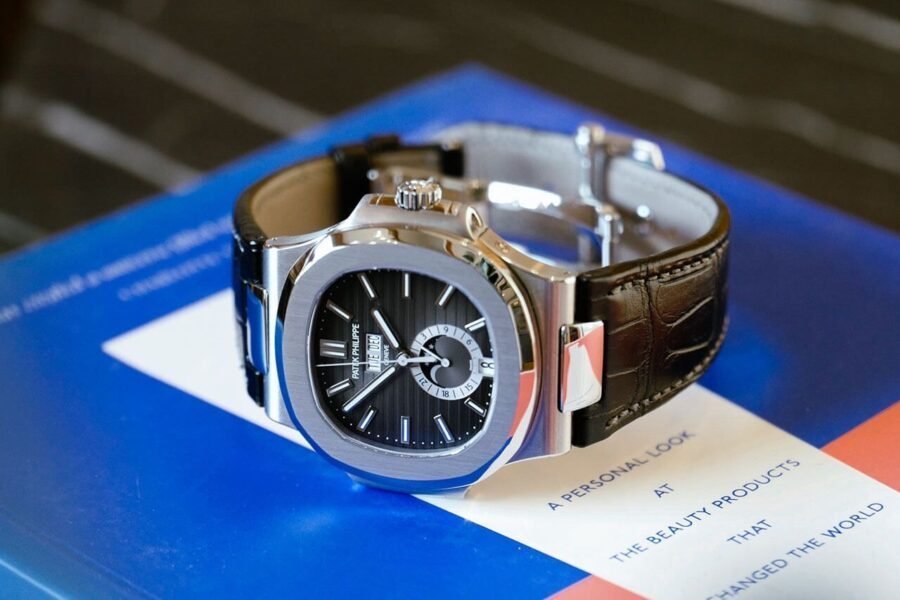 patek-philippe-nautilus-calendar.jpeg