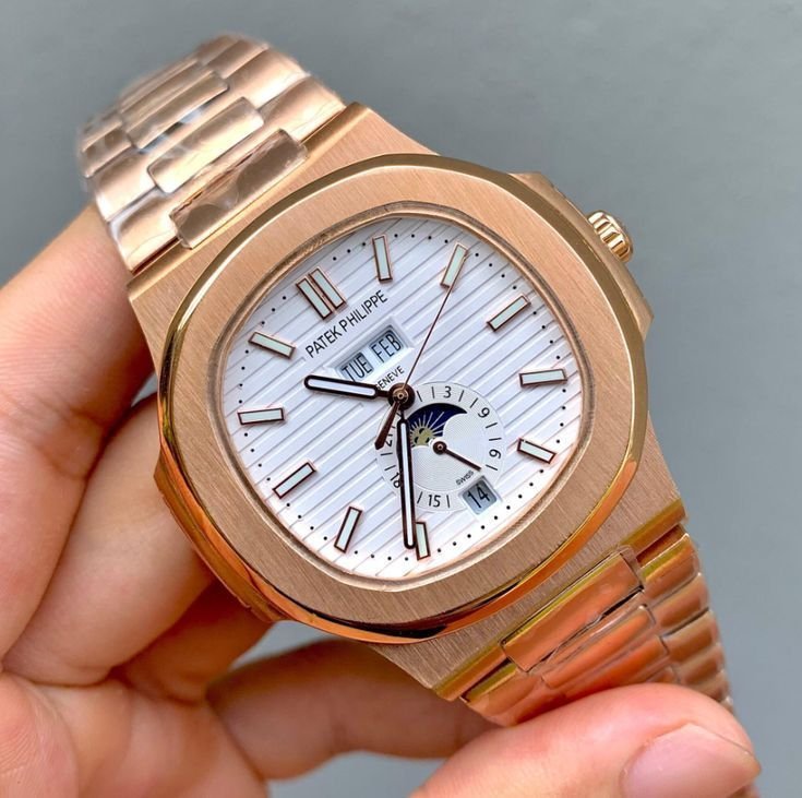 patek-philippe-nautilus-moonphase.jpg