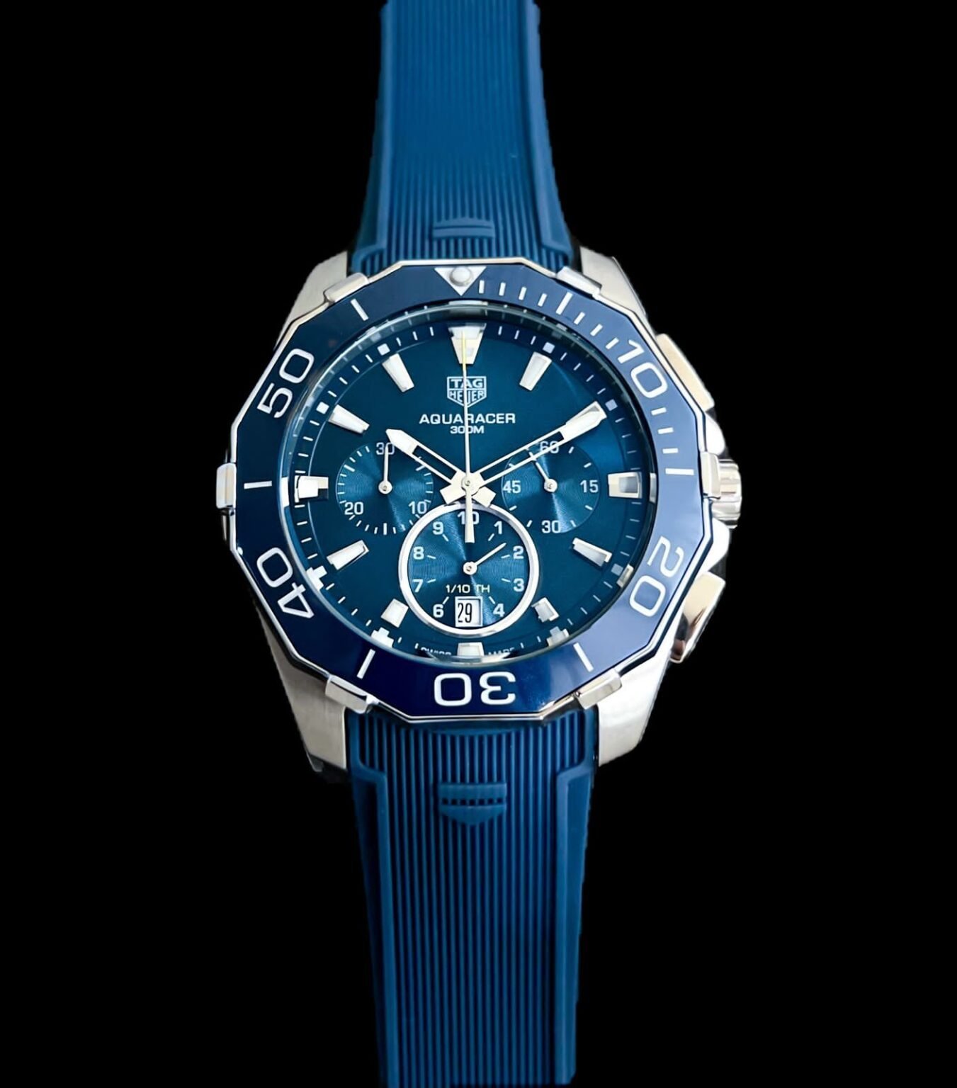 tag-heuer-aquaracer-chronograph-5.jpg