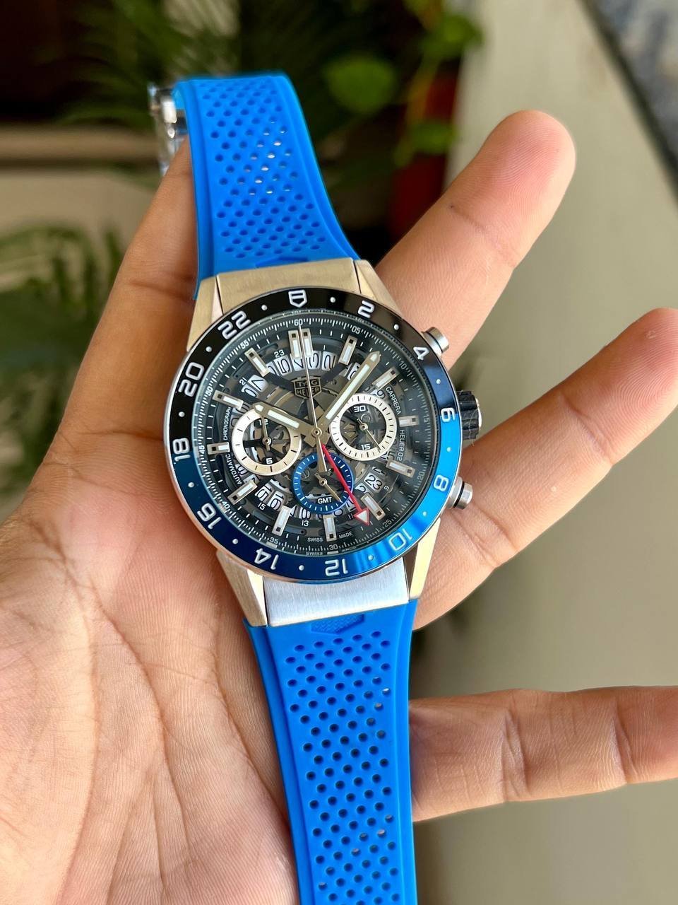 tag-heuer-carrera-red-blue-4.jpg